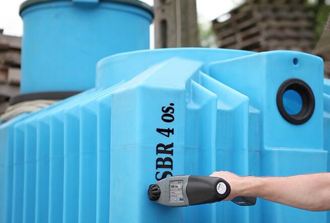 EBS-260手持喷码机在塑料桶的应用