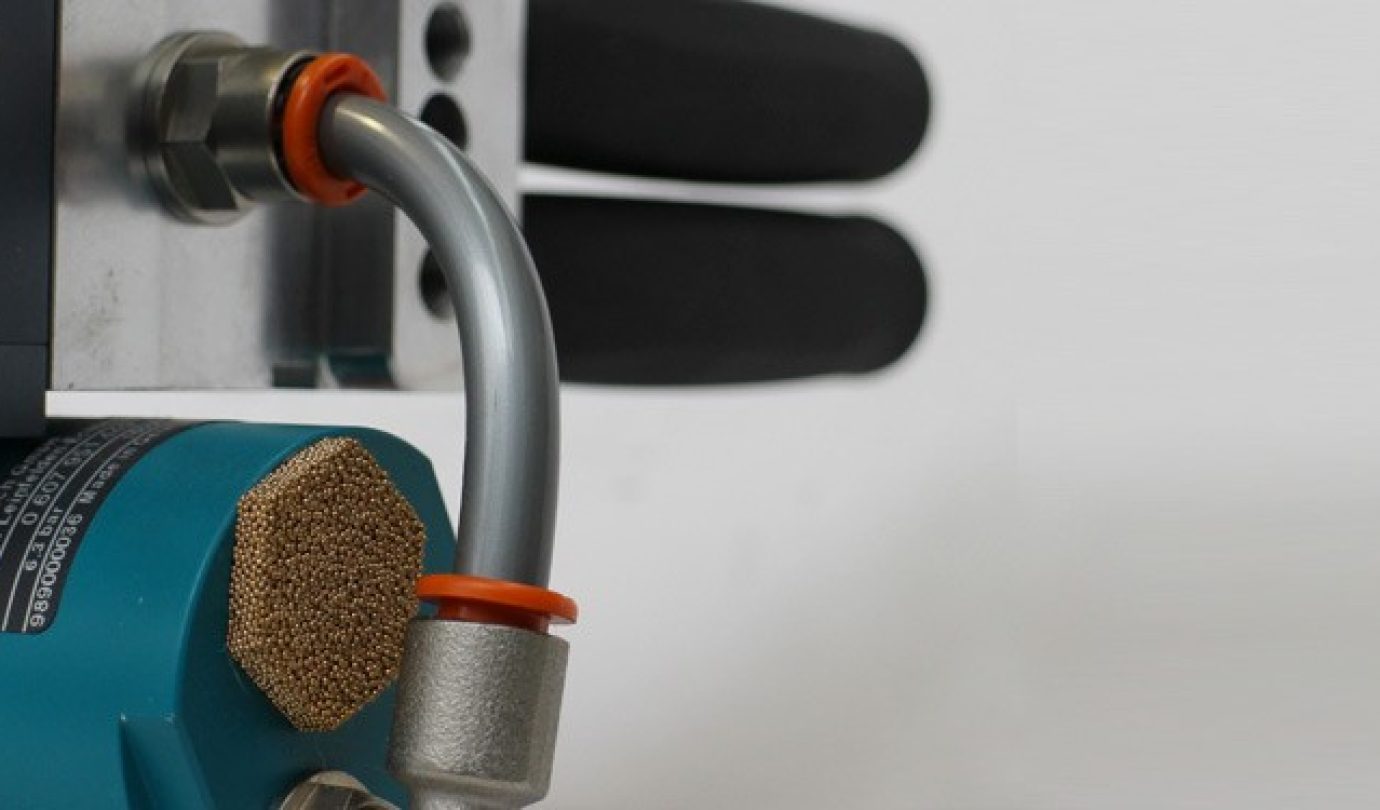 ITA18气动棉花带打包机-1